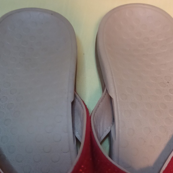 Women's Vionic Tide Rhinestone Flop Flops - Picture 3 of 7